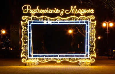 CD130-128 Duza dekoracja wolnostojaca podswietlona 3D Rama do zdjec podswietlana z napisem podswietlona bialym swiatlem zlota konstrukcja Selfie iluminacja Led 285 cm xmass decoration Christmas Decor.webp