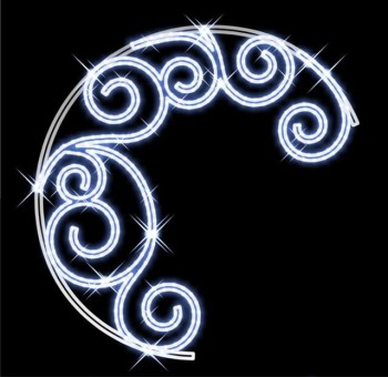 Dekoracja latarniowa elegancki łuk sierp z pięcioma ozdobnymi spiralnymi zwojami arabeską rozmieszczonymi wzdłuż kompozycji wykonany w całości z białego zimnego węża świ.jpg